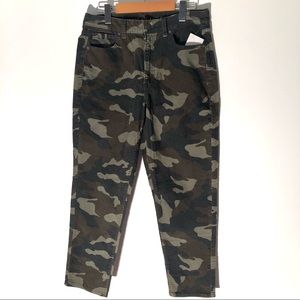 BNWOT American Eagle Camo corduroy Camo mom jeans